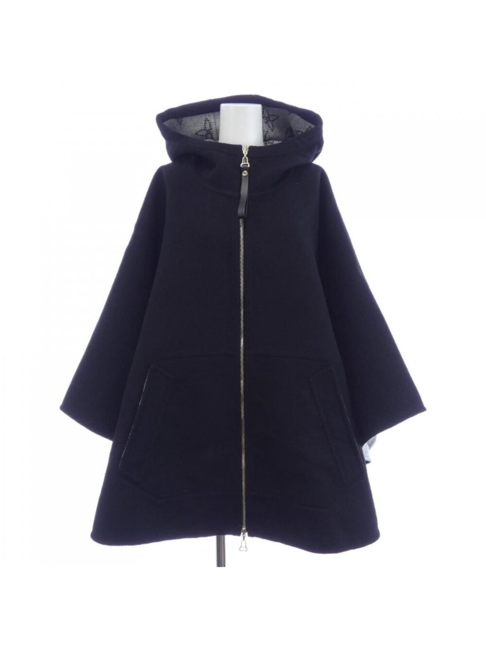 Louis Vuitton Cape Black